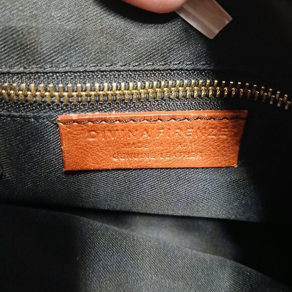 Divina Firenze Italian Crossbody🤎 - Picture 2 of 10